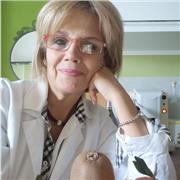 Laureata in biologia, abilitata in igiene anatomia fisiologia patologia , impartisce lezioni private